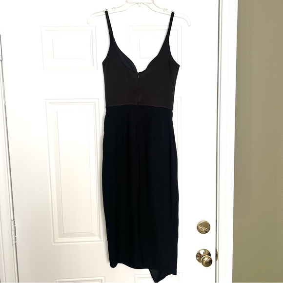 ASOS Crepe Mono Deep Plunge Pencil Dress • size 4 - Picture 4 of 7